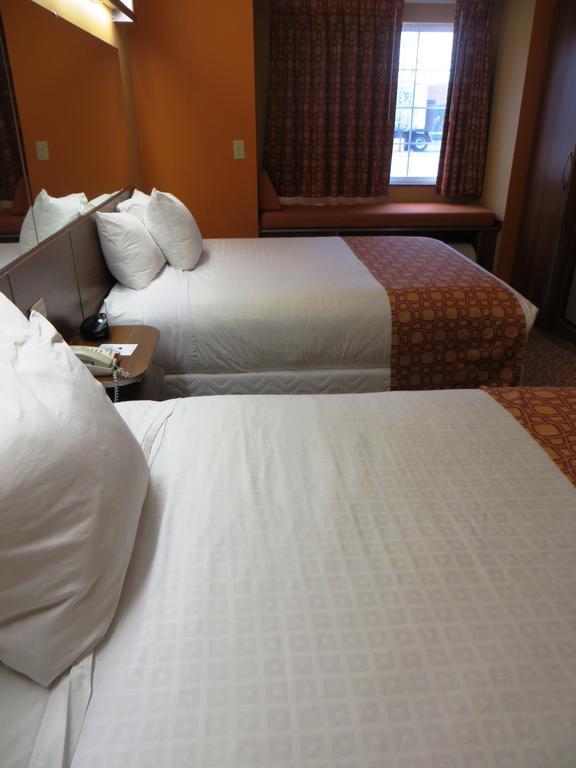 Microtel By Wyndham South Bend Notre Dame University Rum bild