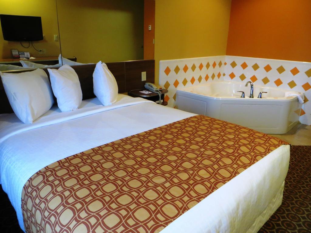 Microtel By Wyndham South Bend Notre Dame University Rum bild